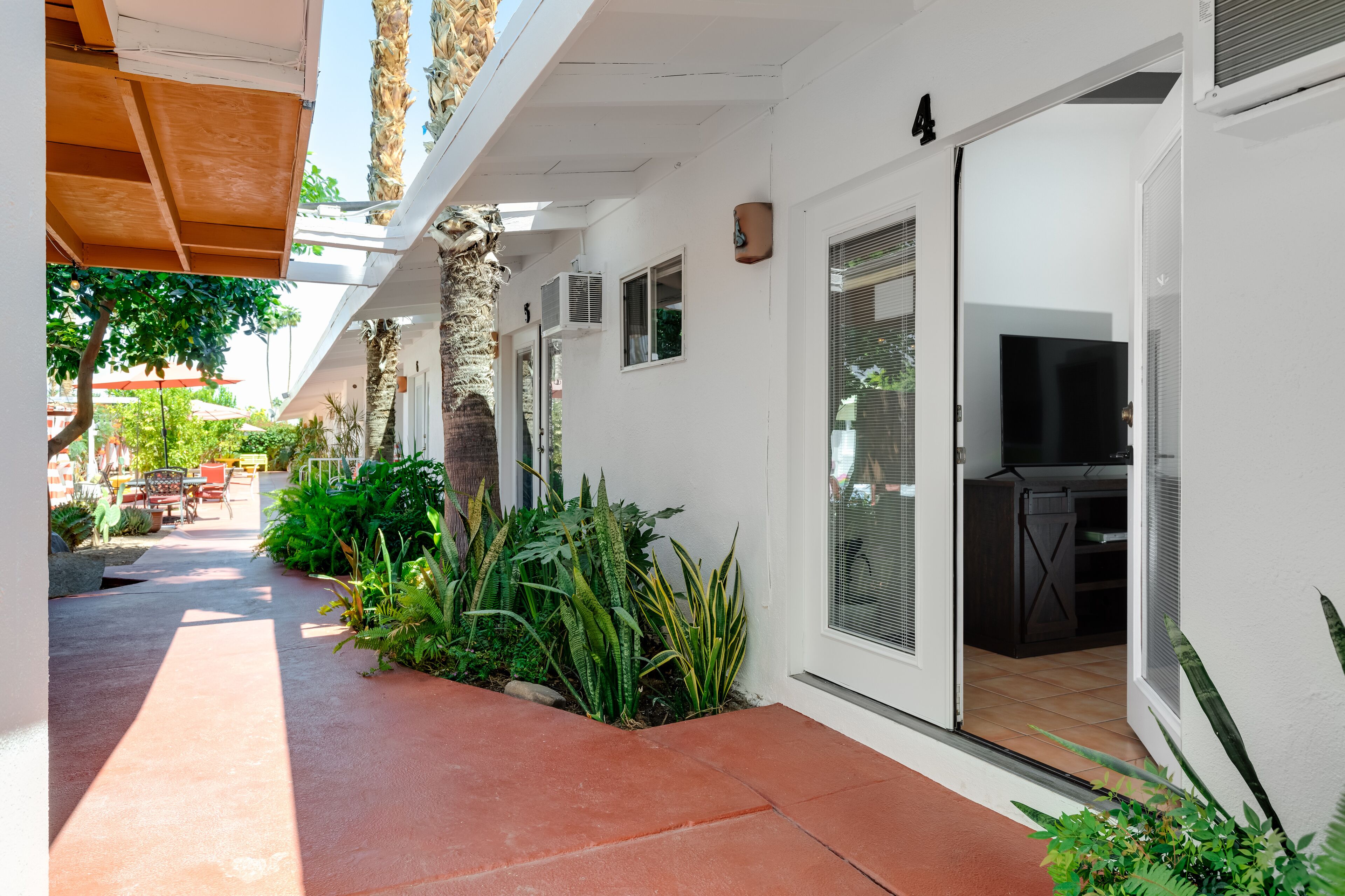 Photo - Float Palm Springs - Adults Only