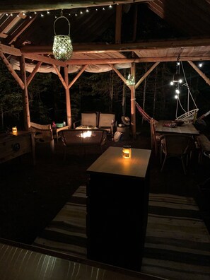 Outdoor dining - Off Grid Experience on the most unique alvar rock beach on Manitoulin Island. (silver water)