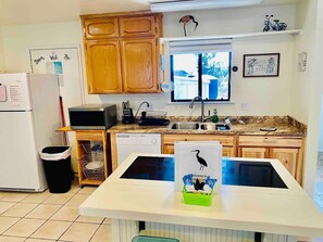 Refrigerador, microondas, parrilla de estufa y lavavajillas