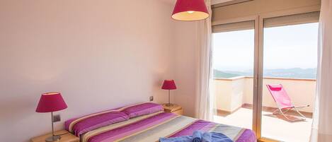 4 habitaciones, tabla de planchar con plancha y wifi gratis