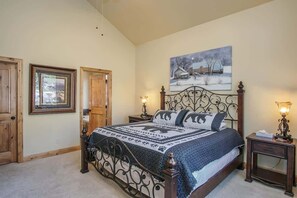 8 soverom, strykejern/-brett, reiseseng for barn og wi-fi