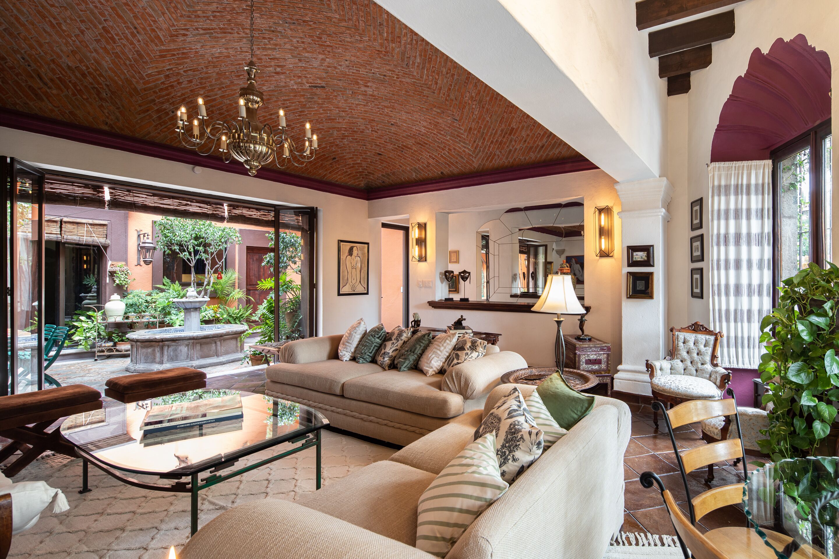 Luxe huis | Woonruimte | Flatscreentelevisie, een open haard, Netflix en streamingdiensten