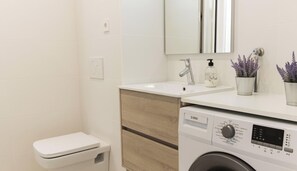 Bruser, hårtørrer, håndklæder