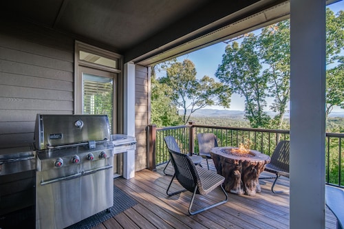 Big Canoe Home with Mountain Views, Game Room, Fire Pit, Sleeps 14