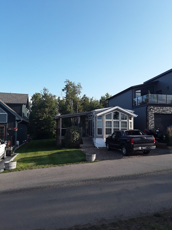 Exterior - Ghostpine Lake Golf Resort Cottage (Pine Lake)