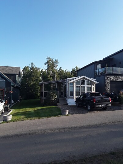 Ghostpine Lake Golf Resort Cottage