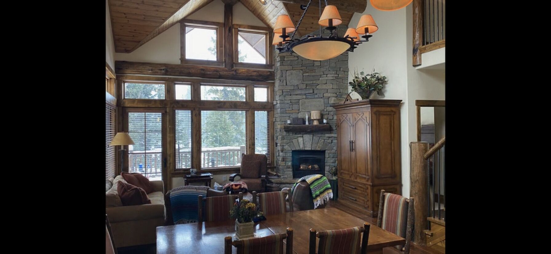 Cozy private cabin with hot tub, and ski in and out