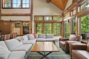 Smart TV, fireplace, computer monitors