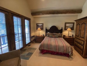 4 chambres, bureau, Wi-Fi gratuit, draps fournis