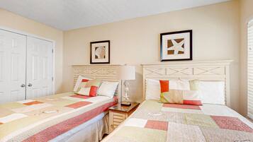 2 chambres, fer et planche à repasser, Internet, draps fournis