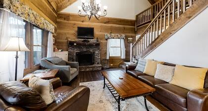 Secluded Cabin w/Free WiFi, Central AC, Deck, Mountain Views - Dog OK