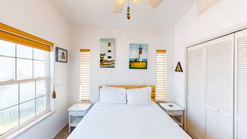 2 bedrooms, iron/ironing board, internet, bed sheets