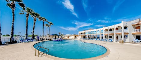 屋内プール、温水プール