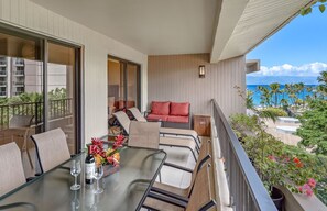 屋外ダイニングエリア