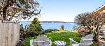 Waterfront Cottage with High-Speed WiFi, Ocean View, Private Deck, & Kitchenette