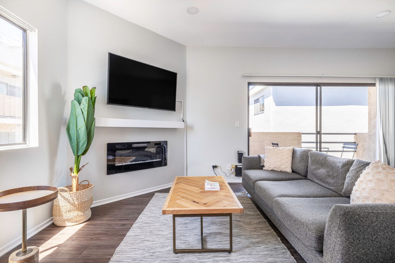 Hip West Hollywood 2BR, near shops & Beverly Center, by Blueground