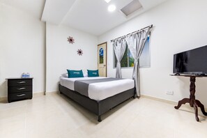 Double Room | Hypo-allergenic bedding, free WiFi, bed sheets - Ayenda Fundadores 1906 (Armenia)