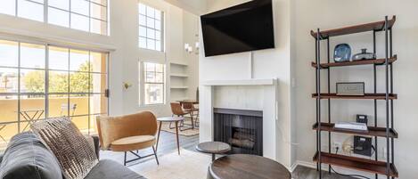 TV, fireplace, stereo