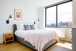1 bedroom, iron/ironing board, WiFi, bed sheets - Premium Murray Hill 1BR w/ Gym, Doorman, Pool, Rooftop, by Blueground (New York)