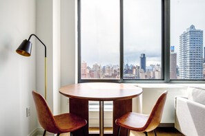 Dining - Premium Murray Hill 1BR w/ Gym, Doorman, Pool, Rooftop, by Blueground (New York)