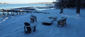 Entire Home! Waterfront Retreat, Private Dock, 3 Acres, 10 min. to beach!!