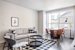 Fernseher, Stereoanlage