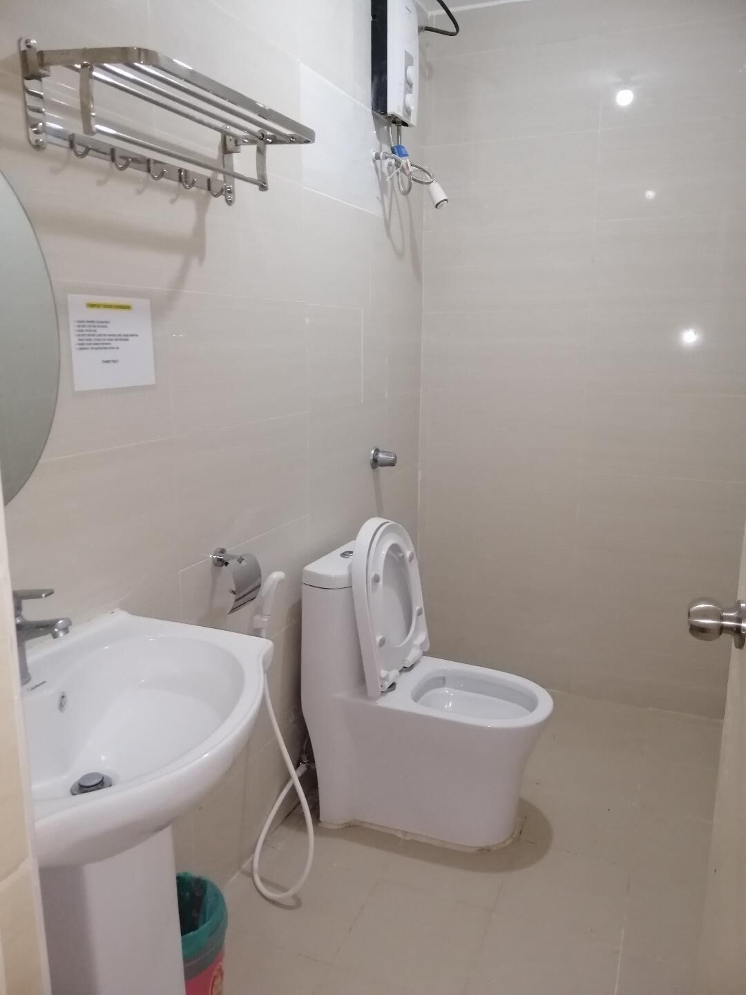 Dusj, såpe, sjampo og toalettpapir