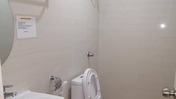 Dusj, såpe, sjampo og toalettpapir