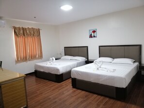 Chambre Familiale | Bureau, Wi-Fi gratuit