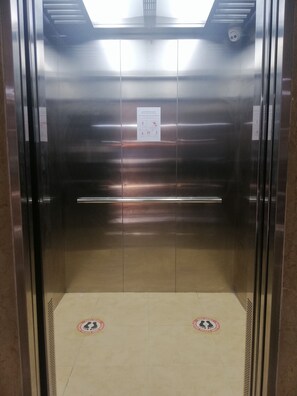 电梯