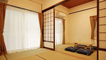 Apartment, 3 Bedrooms, Non Smoking (201) | 3 bedrooms, desk, laptop workspace, free WiFi