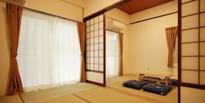 Apartment, 3 Bedrooms, Non Smoking (201) | 3 bedrooms, desk, laptop workspace, free WiFi - Mcity in Maejima (Naha)