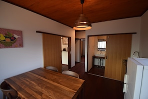 Wi-Fi gratuit, draps fournis