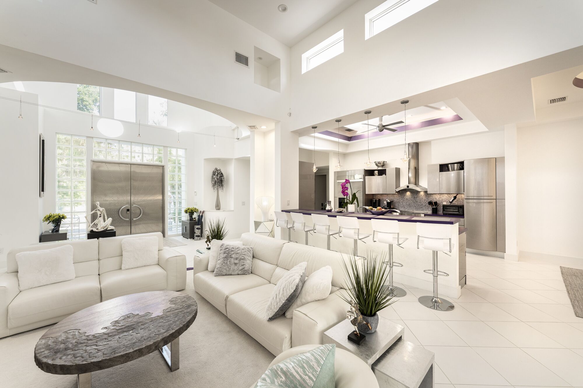 Smart TV, fireplace, stereo, offices