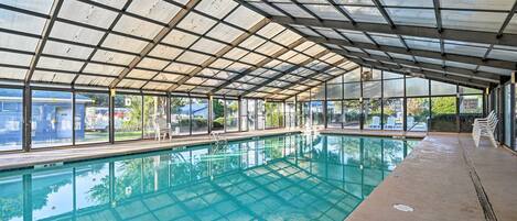 Piscine couverte, piscine extérieure