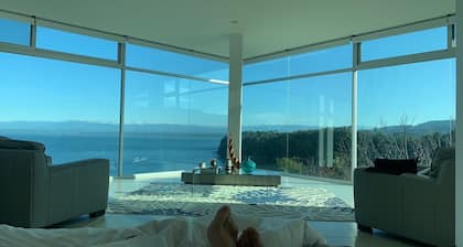 Spectacular Beach House, spacious, Luxury, The Best. <br>5 bedrooms, 12.000 sqf