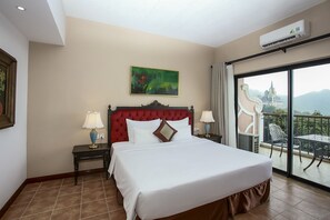 Studiosuite – senior | Minibar, safe på rommet, skrivebord og skrivebord for bærbar PC