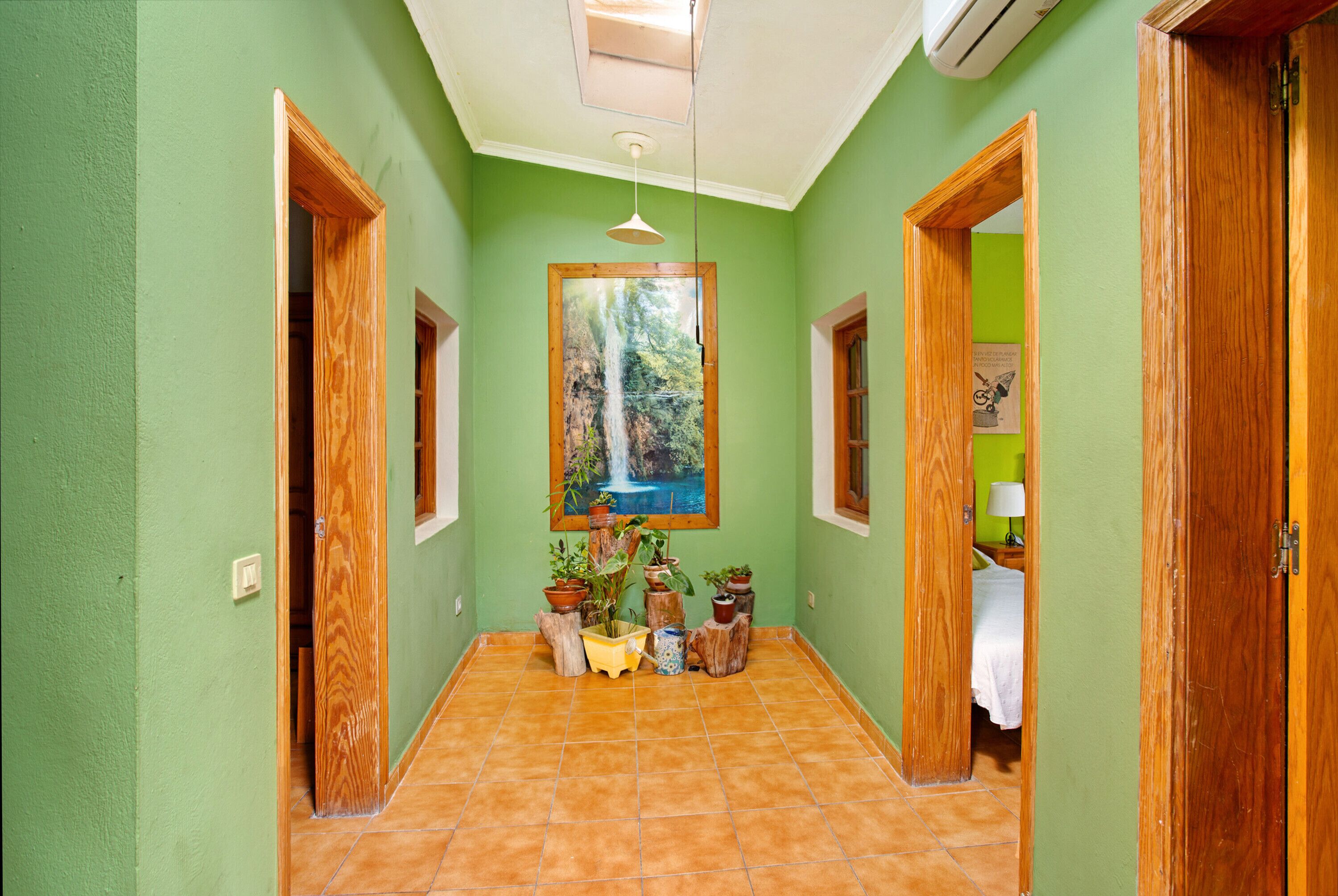 3 slaapkamers, een strijkplank/strijkijzer, gratis wifi, beddengoed