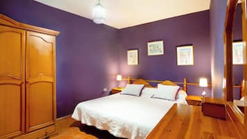 3 bedrooms, iron/ironing board, free WiFi, bed sheets