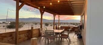 360’ views - 5 acres - stars - sunsets - hot tub 