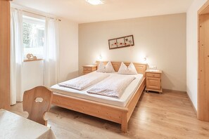 3 camere, ferro/asse da stiro, Wi-Fi gratuito, lenzuola