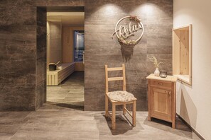 Interior - Silva Alpenblick Apartments with Mountain View, Wi-Fi, Garden and Terrace (San Giovanni in Val Aurina)