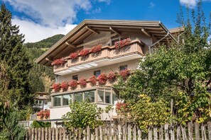 Exterior - Silva Klausberg Holiday Apartments with Mountain View, Wi-Fi, Garden, Terrace & Balcony (St.Johann)