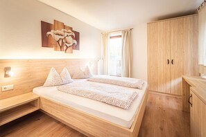 2 bedrooms, iron/ironing board, free WiFi, bed sheets - Silva Klausberg Holiday Apartments with Mountain View, Wi-Fi, Garden, Terrace & Balcony (St.Johann)