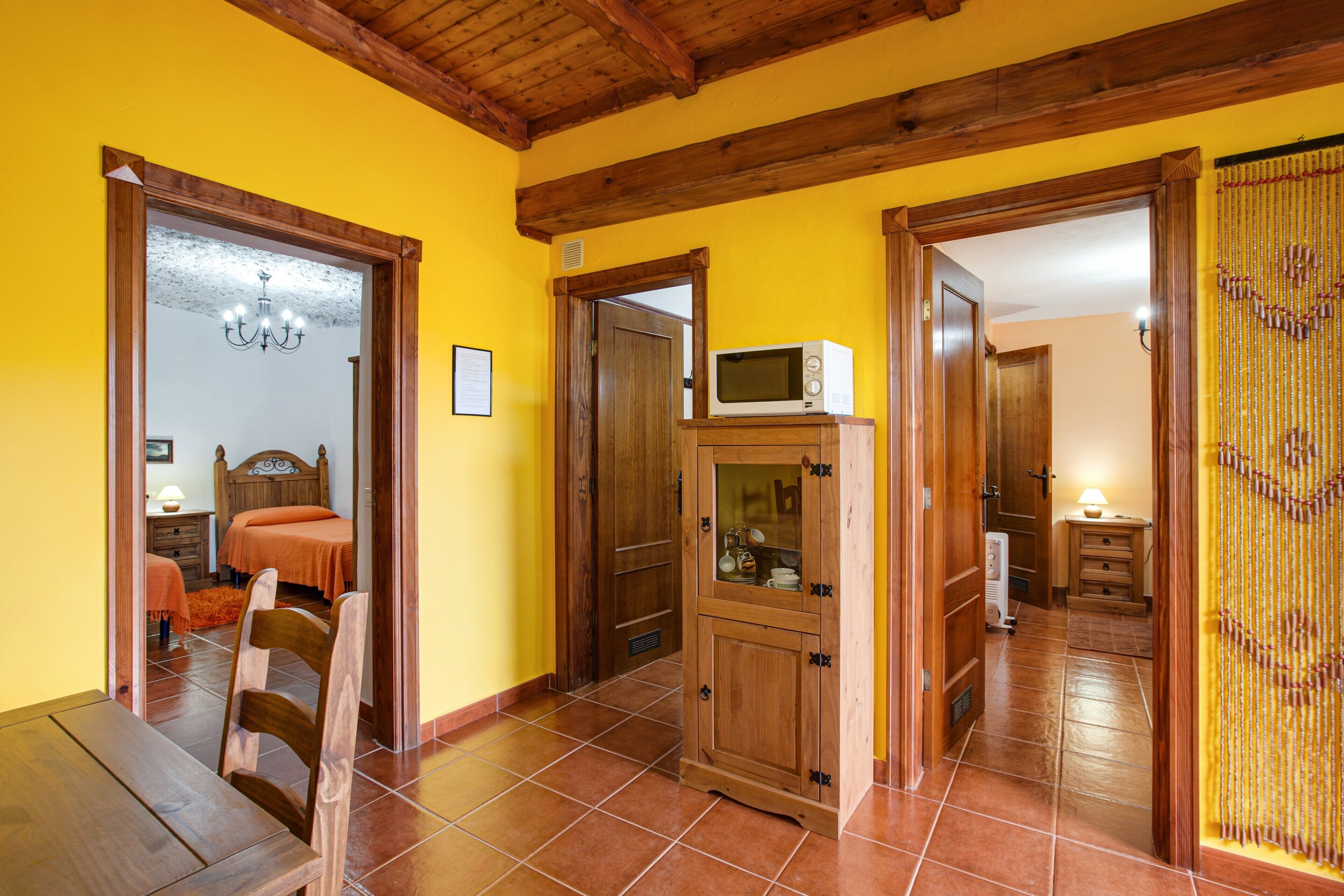 2 chambres, fer et planche à repasser, Wi-Fi gratuit, draps fournis