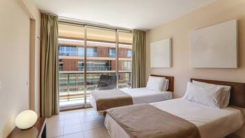 2 slaapkamers, een strijkplank/strijkijzer, gratis wifi, beddengoed