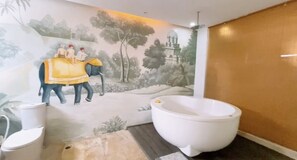 Apartemen Klasik, 1 kamar tidur, dapur, pemandangan kota | Bathtub besar