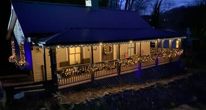 Plum Crooked Poet’s Cottage ~ Once Upon A Time ~ Alpine Charm ~ Not Damaged ~