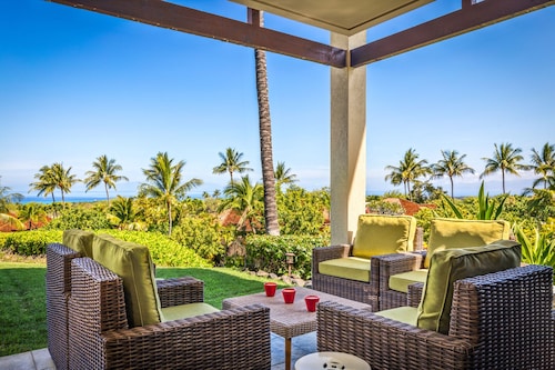 Luxe Coastal View 2907C Villa at Hualalai w/ Resort Pool & AC