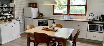 Exquisite Country Cottage in Private Rural Setting.